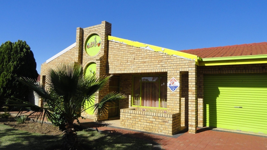 3 Bedroom Property for Sale in Miederpark North West
